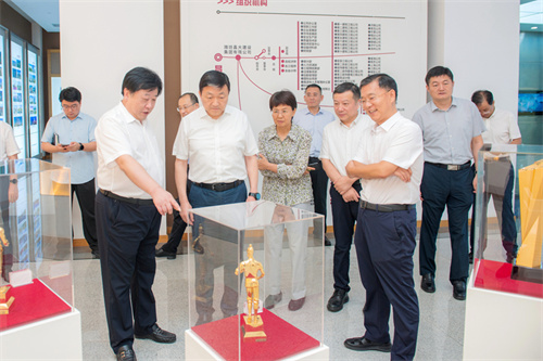 劉建軍來集團調(diào)研 董事長徐鵬強總裁朱九洲陪同